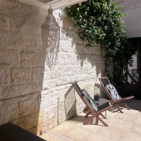 Feriehus La Maison Perrin *